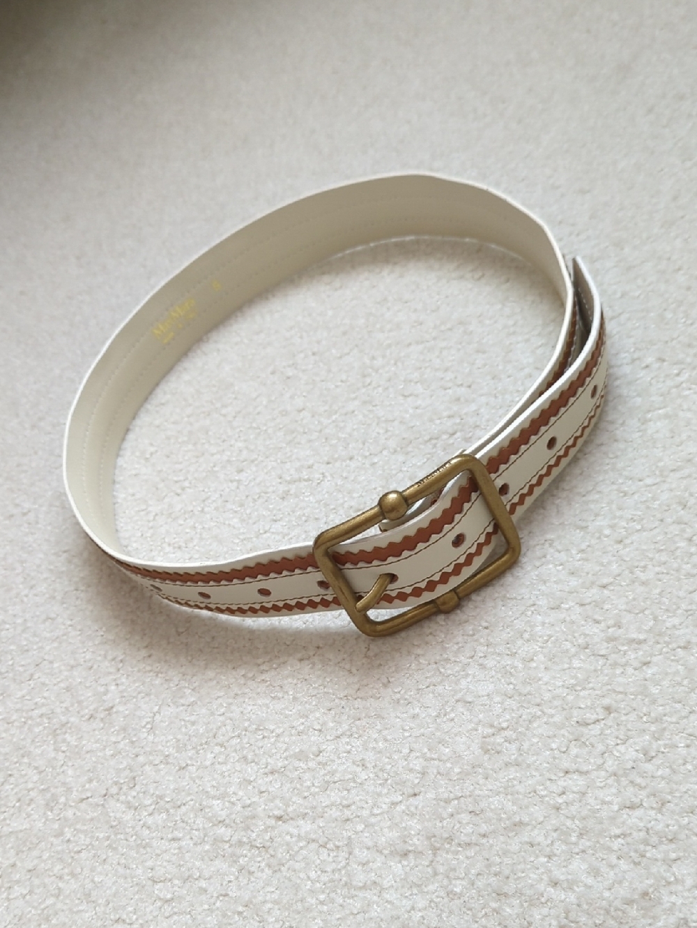 MaxMara White and Brown Scalloped Trim Leather Belt with Brass Buckle